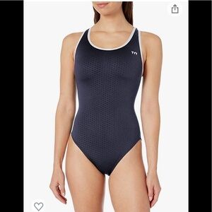 - TYR Hexa Maxfit  one piece swimsuit size 22 NWT Navy White